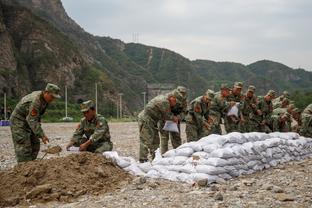 康宁汉姆：第三节打得不好 首发们必须要在下半场开始时打得更好